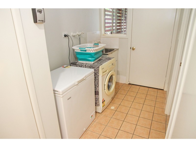 8 Owens Place, Bulwer QLD 4025