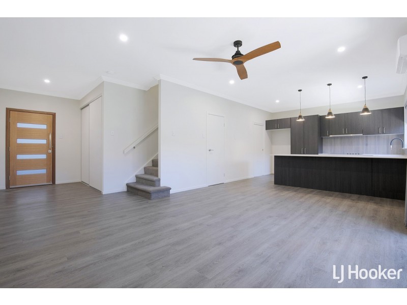 2/8 Meredith Street, Redcliffe QLD 4020