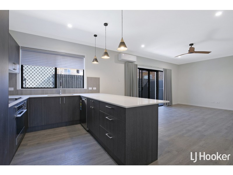 2/8 Meredith Street, Redcliffe QLD 4020