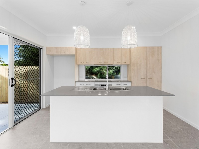 135 Scarborough Road, Redcliffe QLD 4020