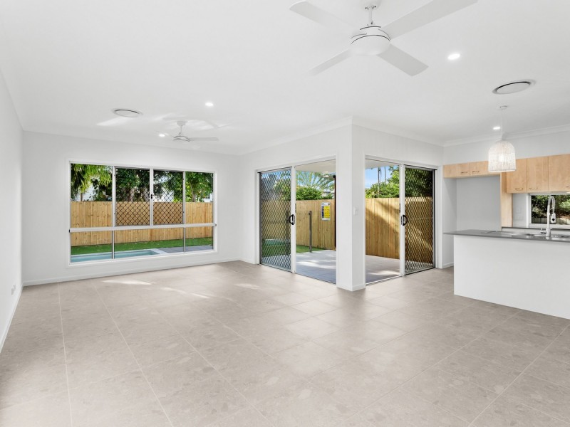 135 Scarborough Road, Redcliffe QLD 4020