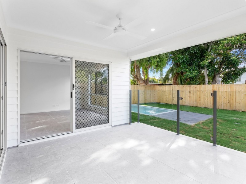 135 Scarborough Road, Redcliffe QLD 4020