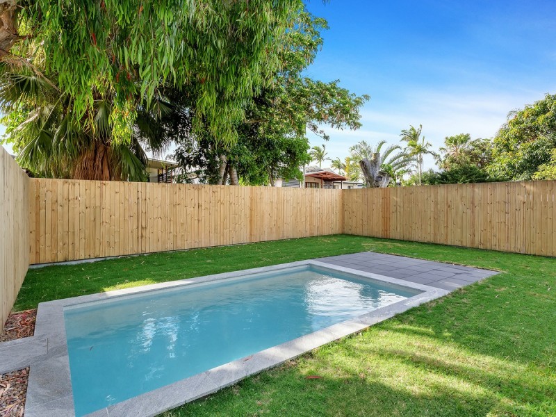 135 Scarborough Road, Redcliffe QLD 4020