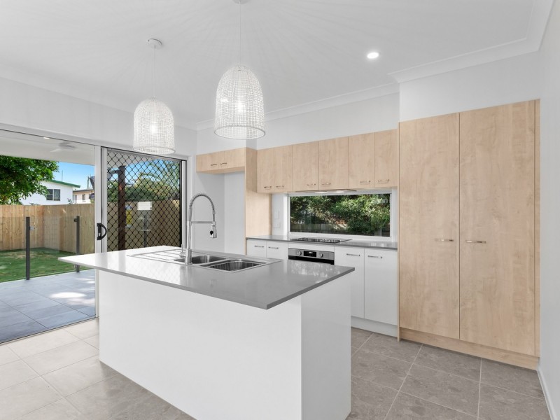 135 Scarborough Road, Redcliffe QLD 4020