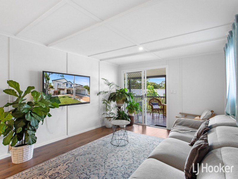 18 Bell Street, Woody Point QLD 4019