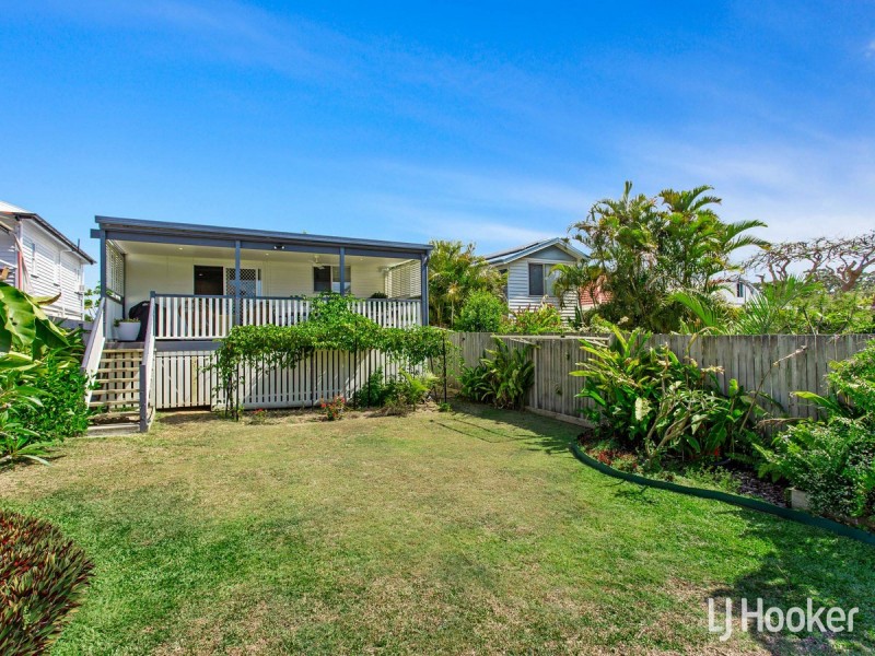 18 Bell Street, Woody Point QLD 4019