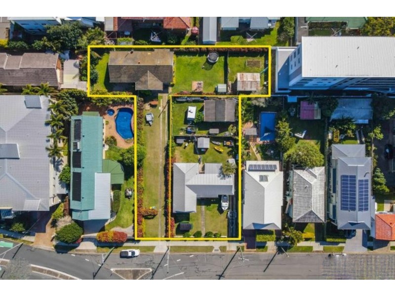 8 & 10 Donkin Street, Scarborough QLD 4020