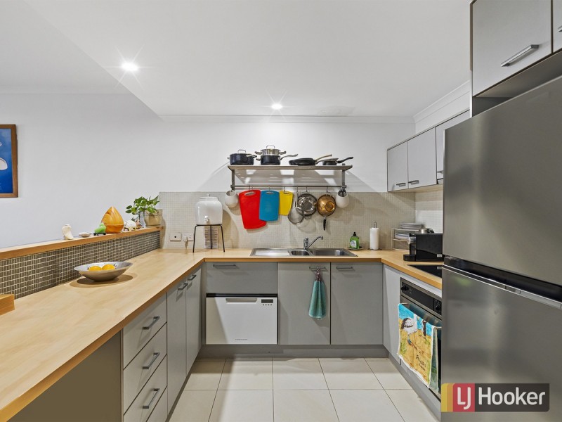 10/82-86 Mein Street, Scarborough QLD 4020