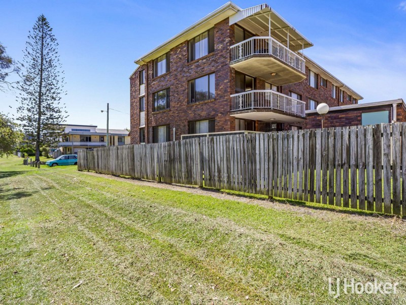 2/2a View Street, Woody Point QLD 4019