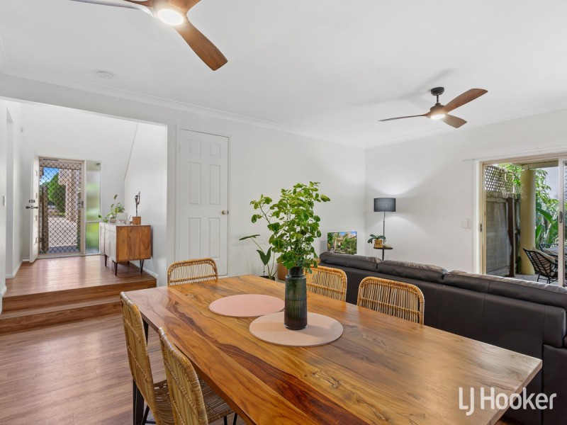 4/15 McNaughton Street, Redcliffe QLD 4020