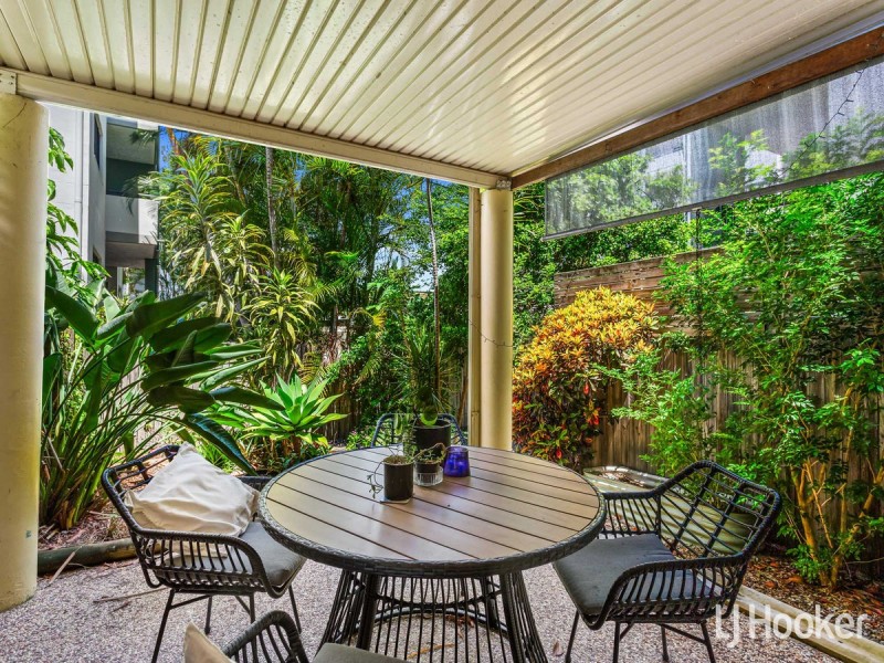 4/15 McNaughton Street, Redcliffe QLD 4020