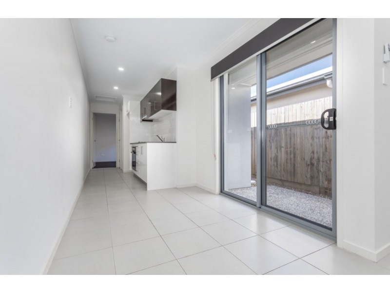 2/80 Jones Street, Rothwell QLD 4022