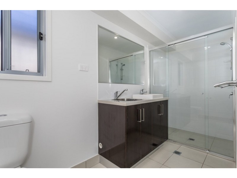 2/80 Jones Street, Rothwell QLD 4022