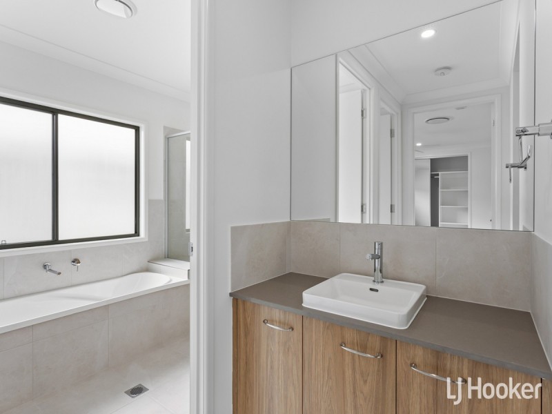 14 Robert Street, Clontarf QLD 4019