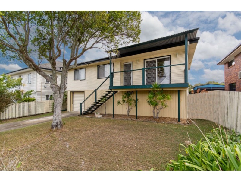 6 Vernon Street, Clontarf QLD 4019
