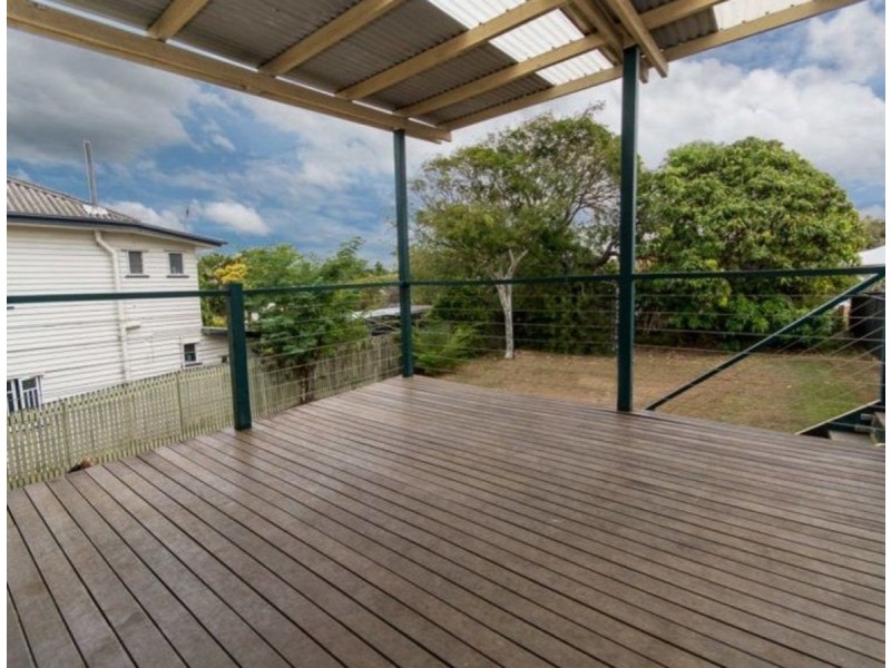 6 Vernon Street, Clontarf QLD 4019