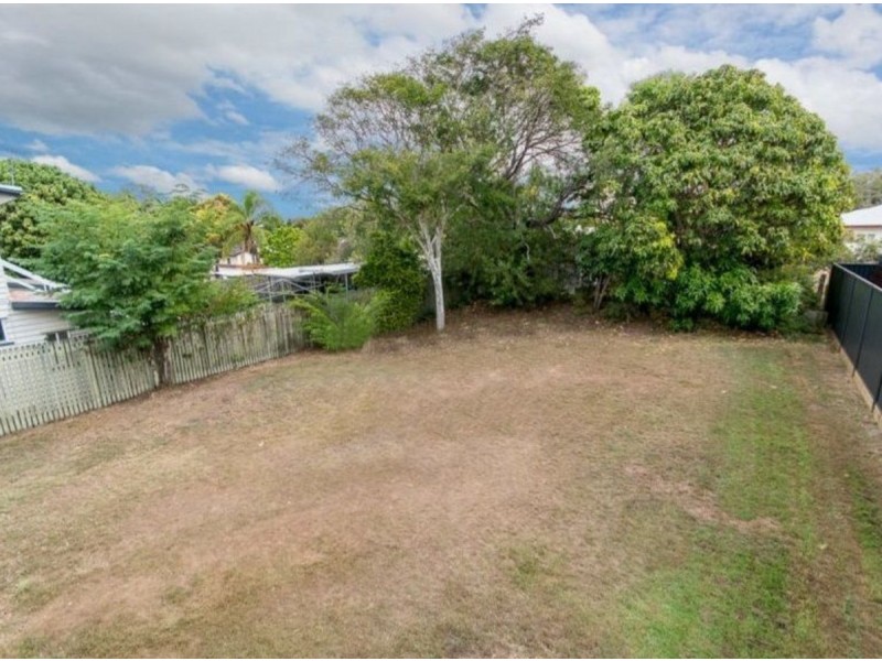 6 Vernon Street, Clontarf QLD 4019
