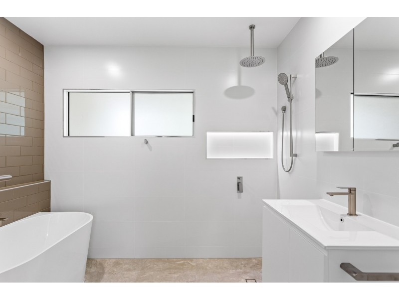 43 Ellen Street, Woody Point QLD 4019