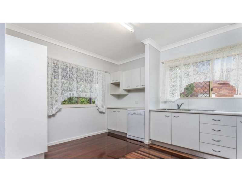 41 Ellen Street, Woody Point QLD 4019