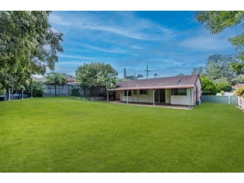 11 Dumbarton Drive, Kallangur QLD 4503