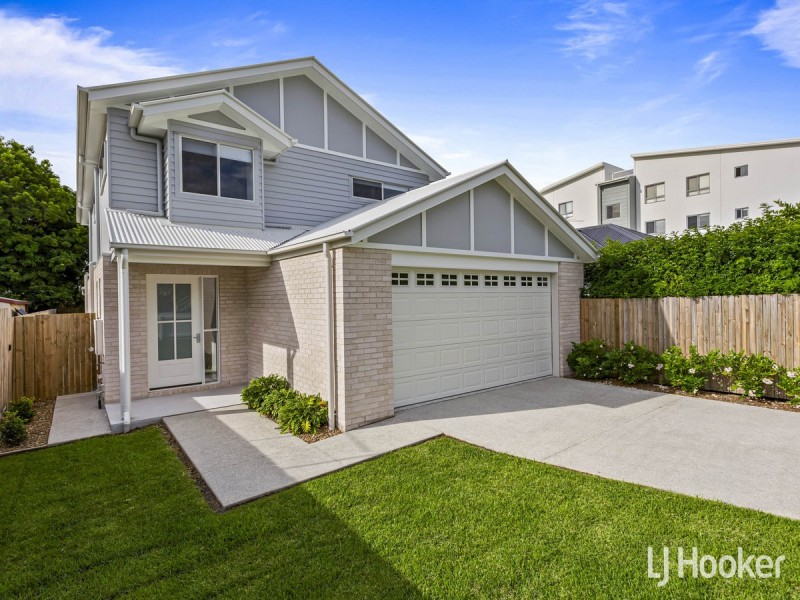 8 Manley Street, Redcliffe QLD 4020