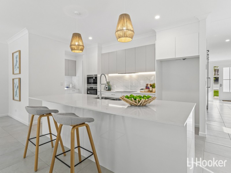 8 Manley Street, Redcliffe QLD 4020