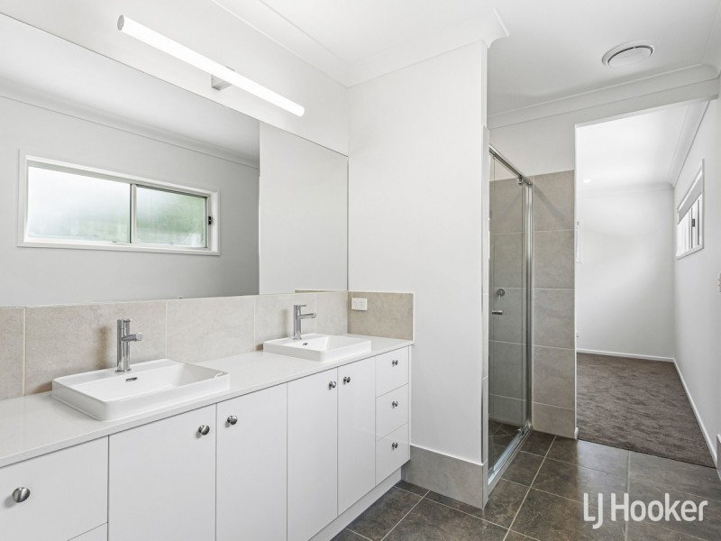 8 Manley Street, Redcliffe QLD 4020
