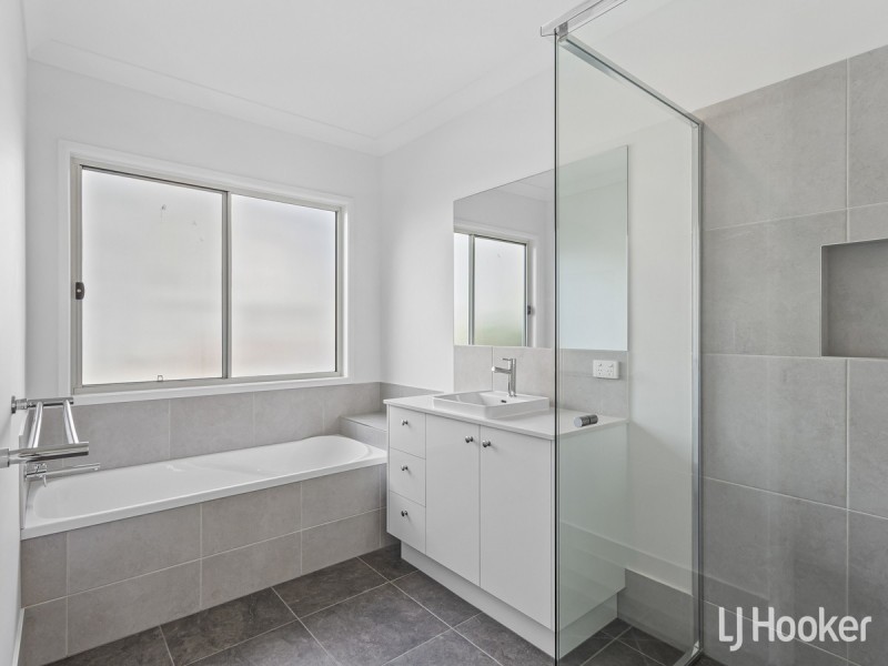 8 Manley Street, Redcliffe QLD 4020