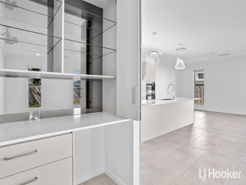 16 Robert Street, Clontarf QLD 4019