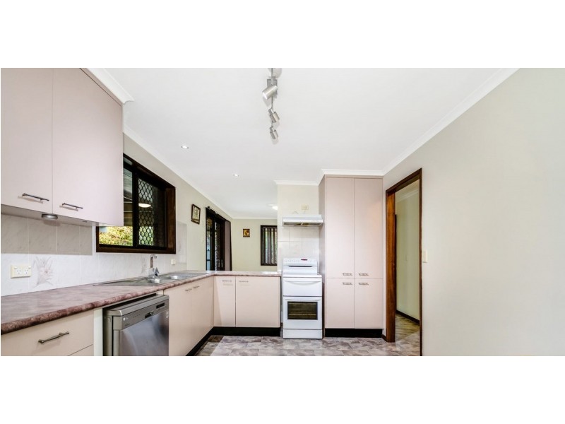 8 Kabura Street, Clontarf QLD 4019