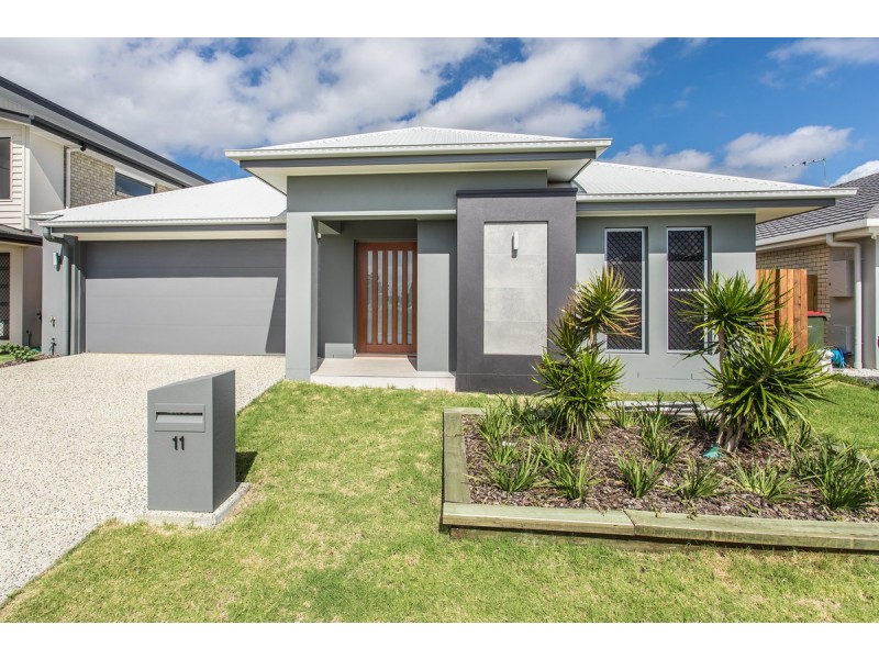 11 Compass Way, Newport QLD 4020