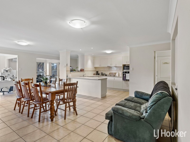 8 Amity Drive, Rothwell QLD 4022