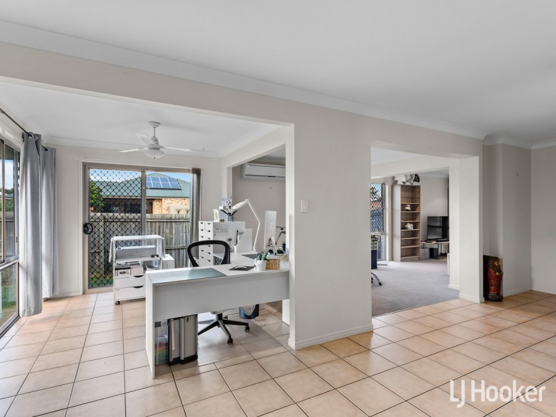 8 Amity Drive, Rothwell QLD 4022