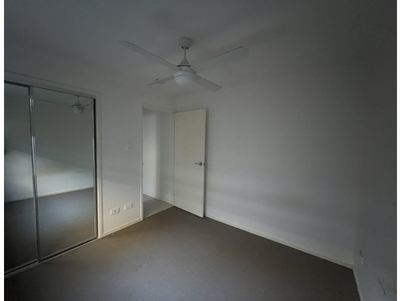 2/64 Jones Street, Rothwell QLD 4022