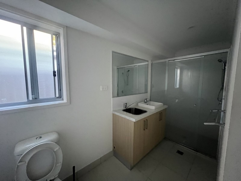 2/64 Jones Street, Rothwell QLD 4022