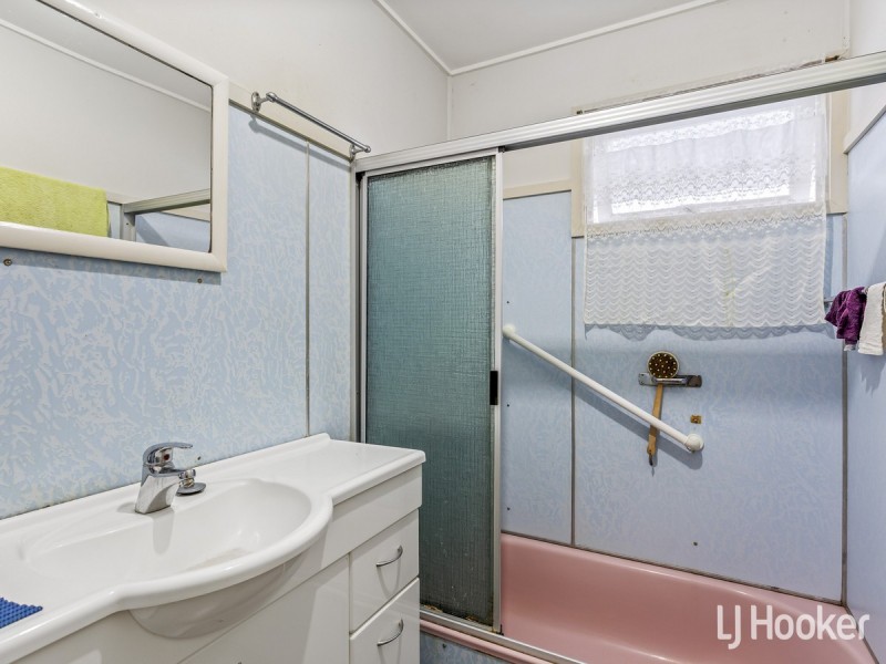 2a Samuel Street, Woody Point QLD 4019