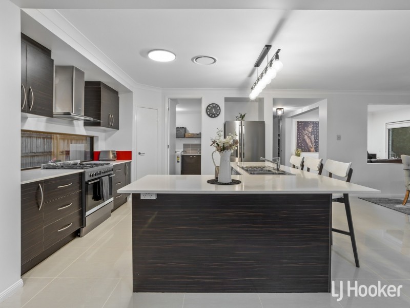 8 Hirsch Court, North Lakes QLD 4509