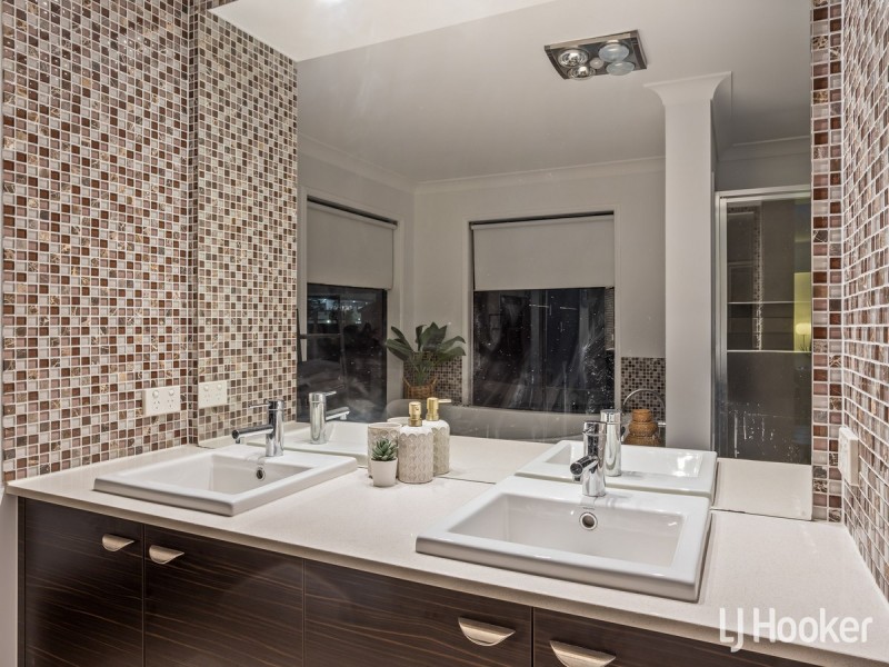 8 Hirsch Court, North Lakes QLD 4509