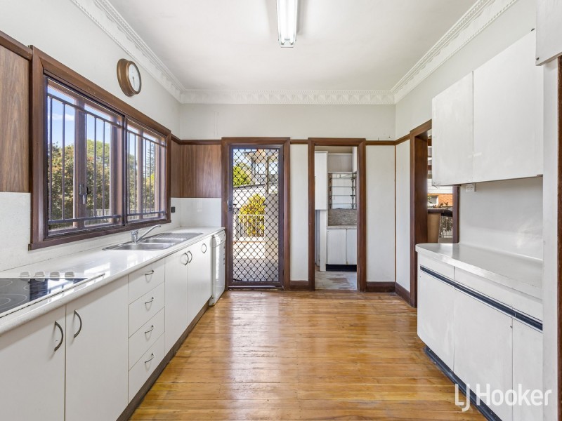 8 Grant Street, Redcliffe QLD 4020