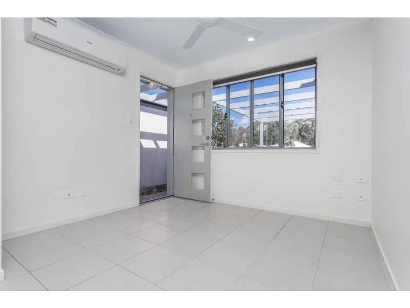 2/82 Jones Street, Rothwell QLD 4022