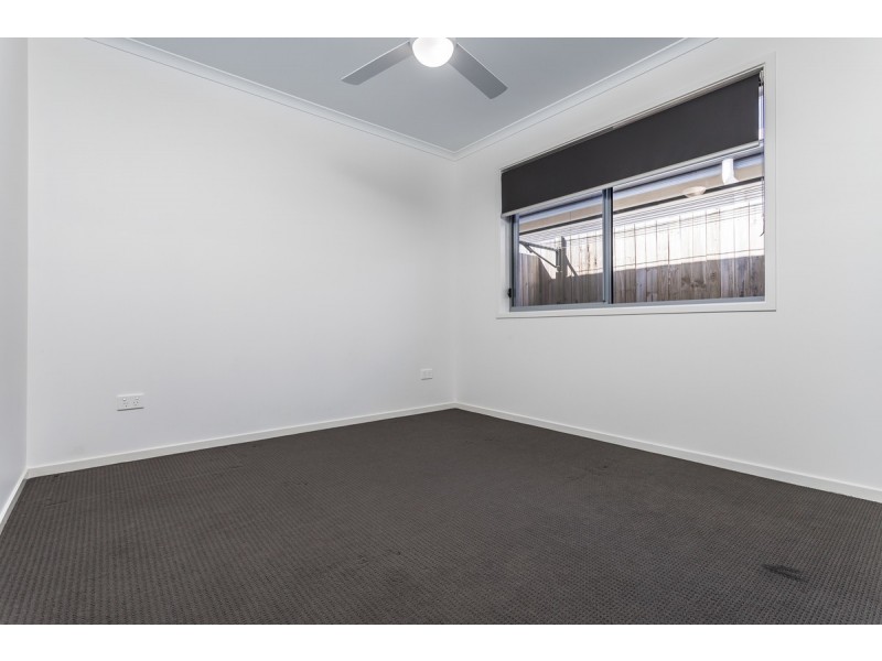 2/82 Jones Street, Rothwell QLD 4022