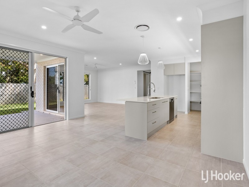 16 Robert Street, Clontarf QLD 4019