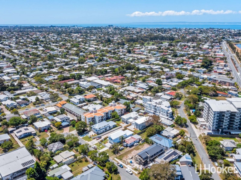 16 Robert Street, Clontarf QLD 4019