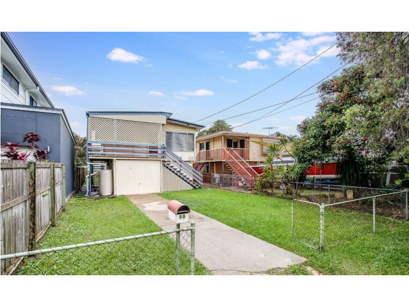 98 Sportsground Street, Redcliffe QLD 4020
