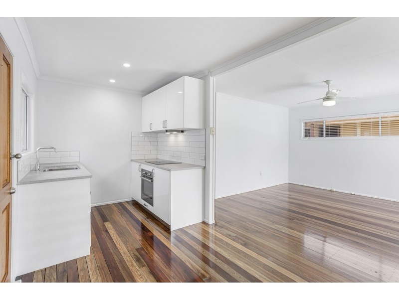 98 Sportsground Street, Redcliffe QLD 4020