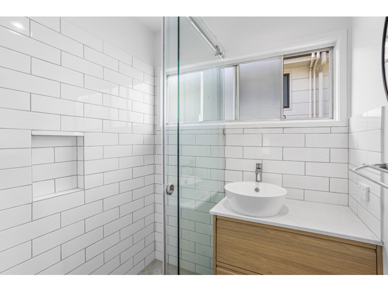 98 Sportsground Street, Redcliffe QLD 4020