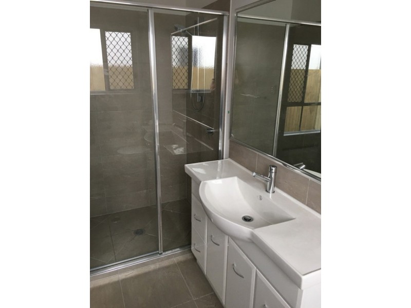 1/67 Jones Street, Rothwell QLD 4022