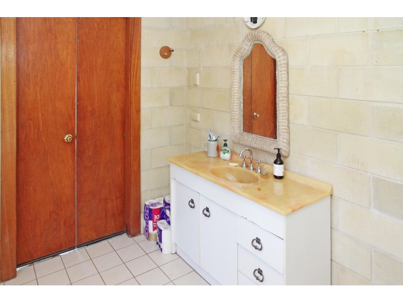 19 Warner Street, Bulwer QLD 4025