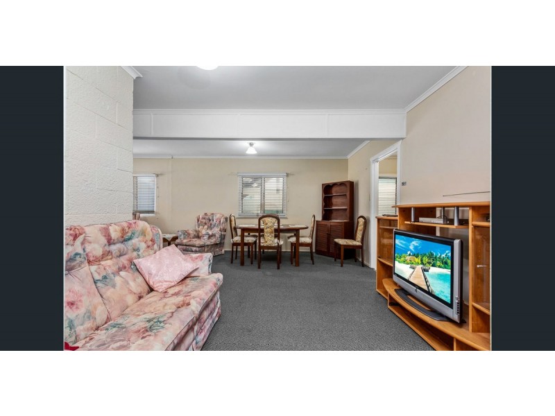 2/13 Annie Street, Woody Point QLD 4019