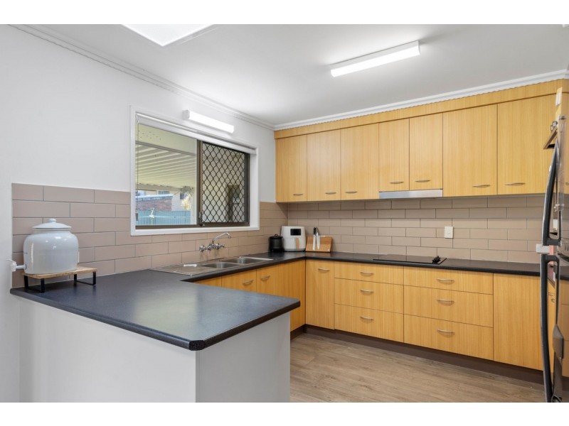 7 Beacon Crescent, Newport QLD 4020